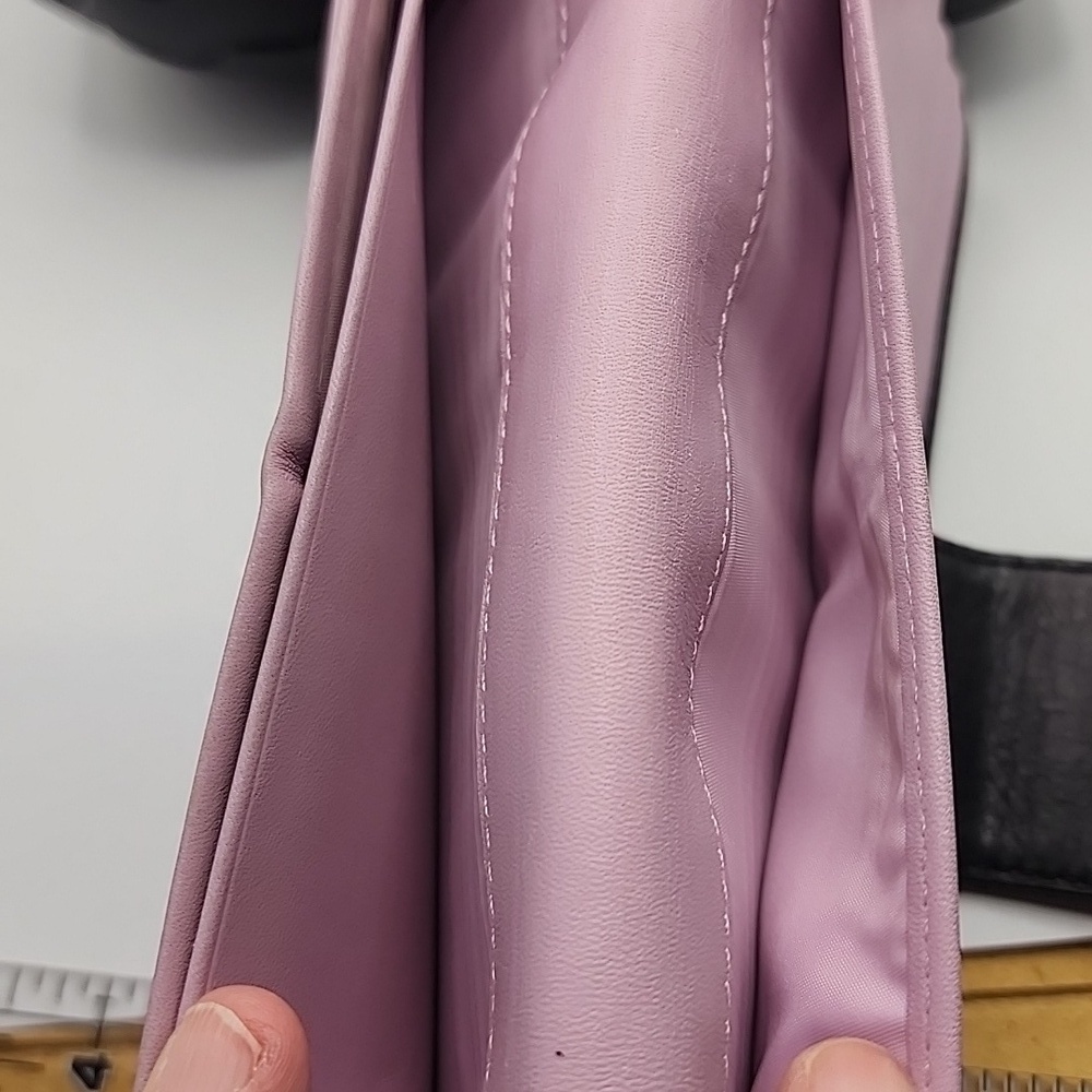 Elegant Coach Black/lavender Leather Women's Bag - Picture 11 of 13